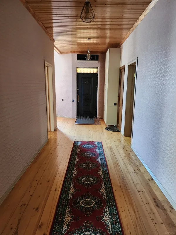 Satılır 7 otaqlı həyət evi 250 m²