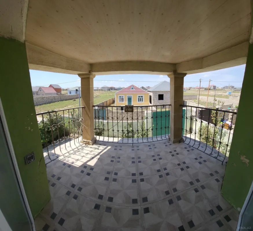 Satılır 7 otaqlı həyət evi 250 m²
