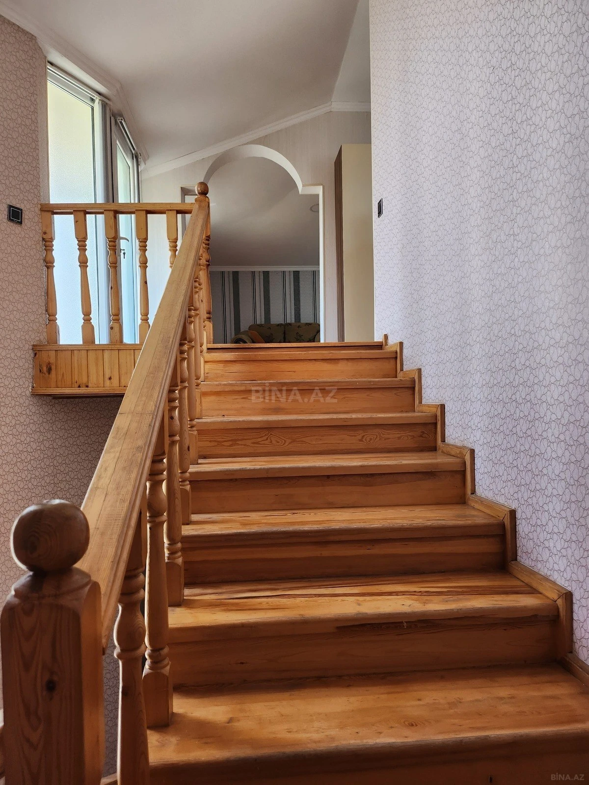 Satılır 7 otaqlı həyət evi 250 m²