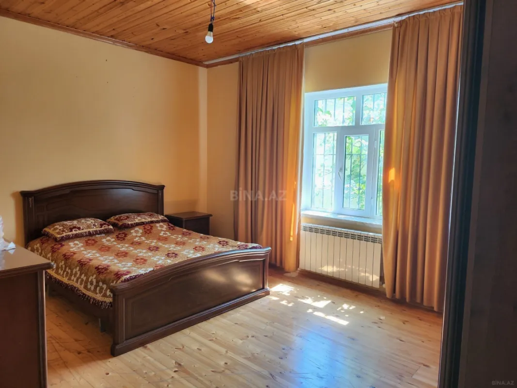 Satılır 7 otaqlı həyət evi 250 m²