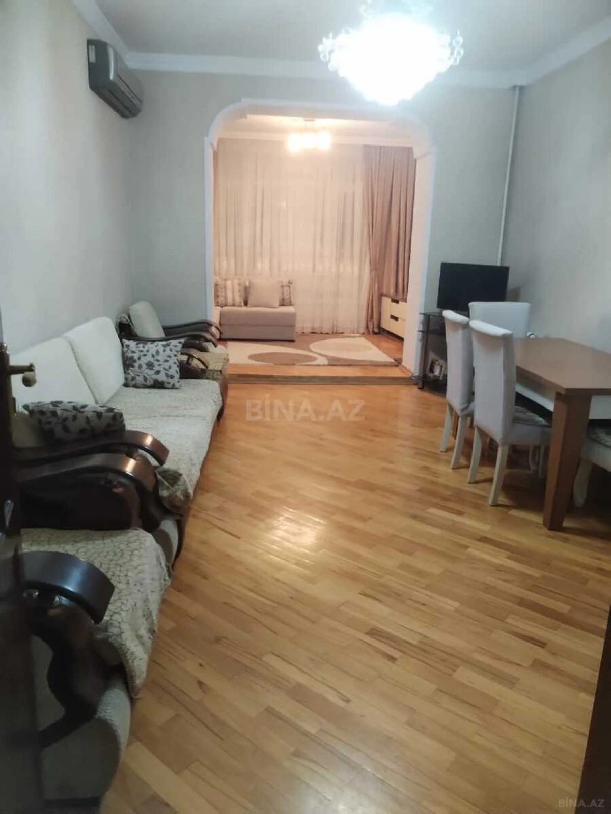 Satılır 2 otaqlı mənzil 72 m²