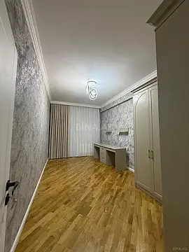 Satılır 4 otaqlı mənzil 155 m²