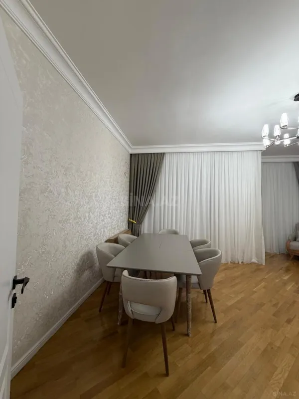 Satılır 4 otaqlı mənzil 155 m²