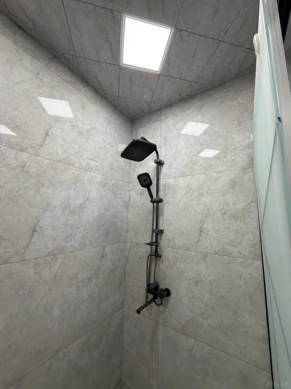 Satılır 4 otaqlı mənzil 155 m²