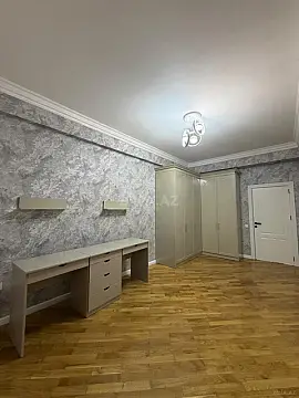 Satılır 4 otaqlı mənzil 155 m²