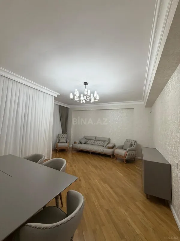 Satılır 4 otaqlı mənzil 155 m²