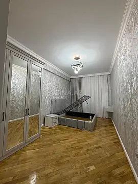 Satılır 4 otaqlı mənzil 155 m²