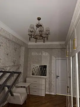 Satılır 4 otaqlı mənzil 155 m²
