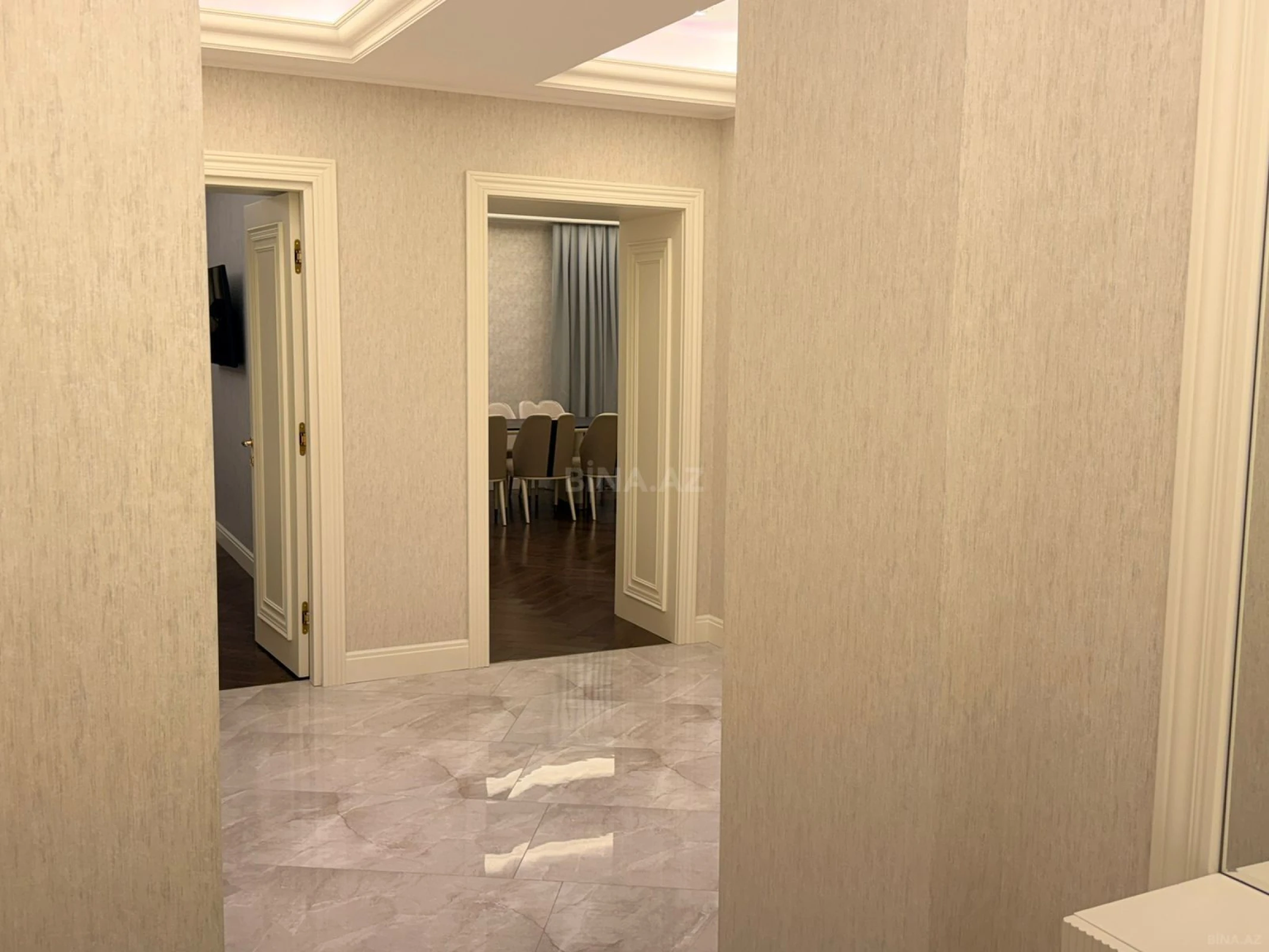 Satılır 3 otaqlı mənzil 135 m²