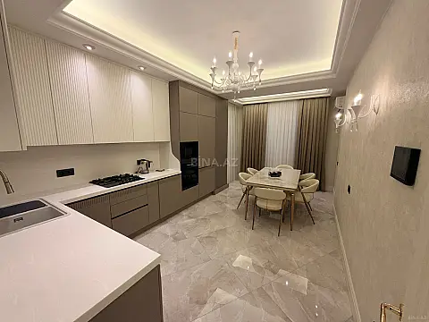 Satılır 3 otaqlı mənzil 135 m²