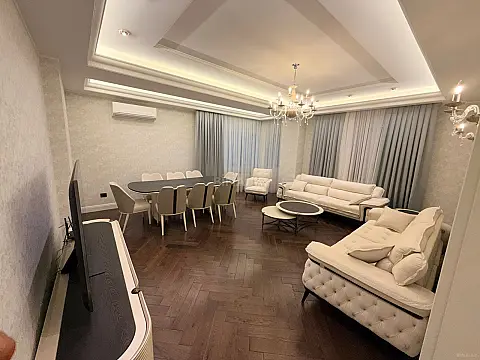 Satılır 3 otaqlı mənzil 135 m² — Bakı 3 otaq 135.00 m²