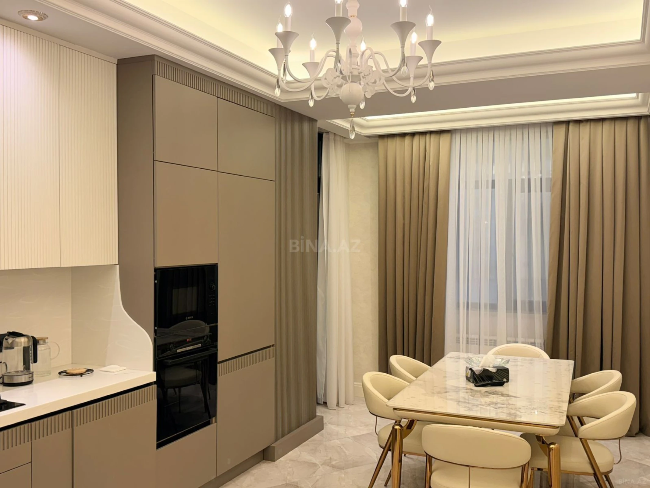 Satılır 3 otaqlı mənzil 135 m²