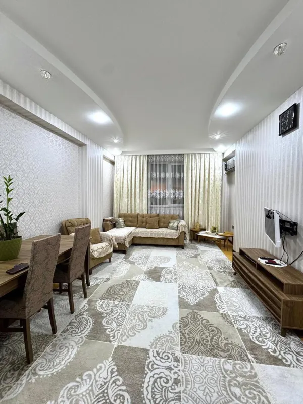 Satılır 3 otaqlı mənzil 118 m²