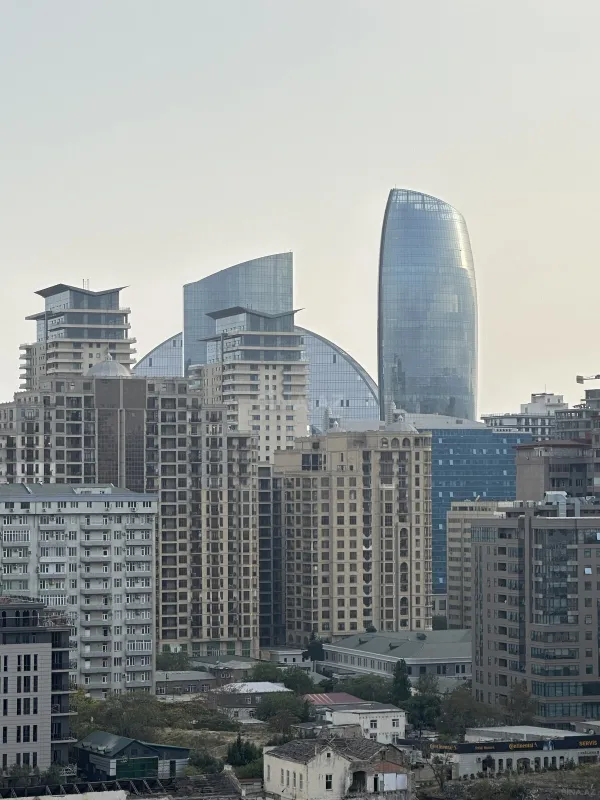 Satılır 2 otaqlı mənzil 80 m²