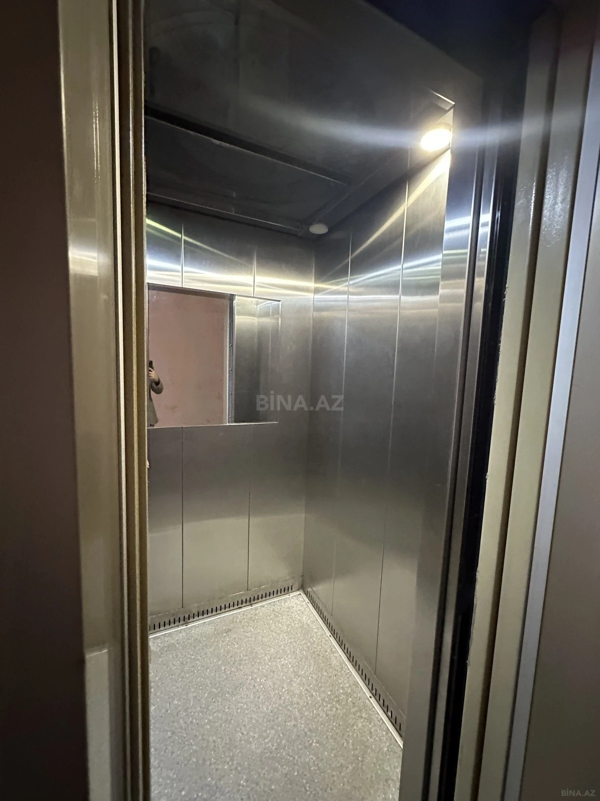 Satılır 2 otaqlı mənzil 80 m²