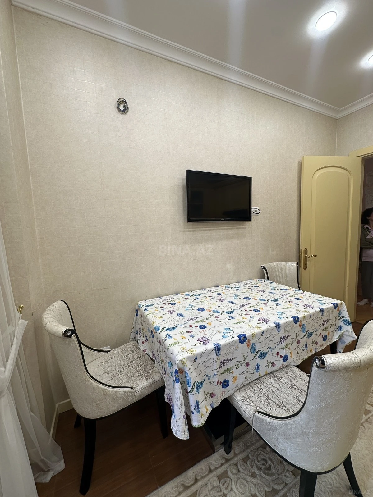 Satılır 2 otaqlı mənzil 80 m²