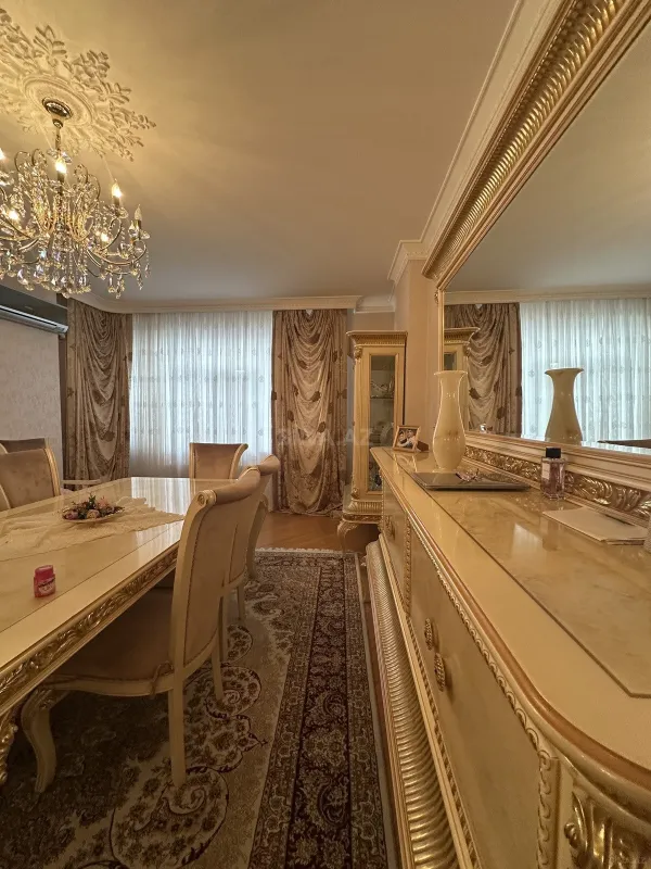 Satılır 2 otaqlı mənzil 80 m²