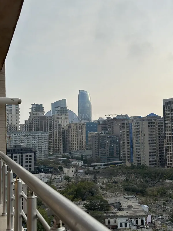 Satılır 2 otaqlı mənzil 80 m²