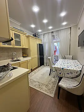 Satılır 2 otaqlı mənzil 80 m²
