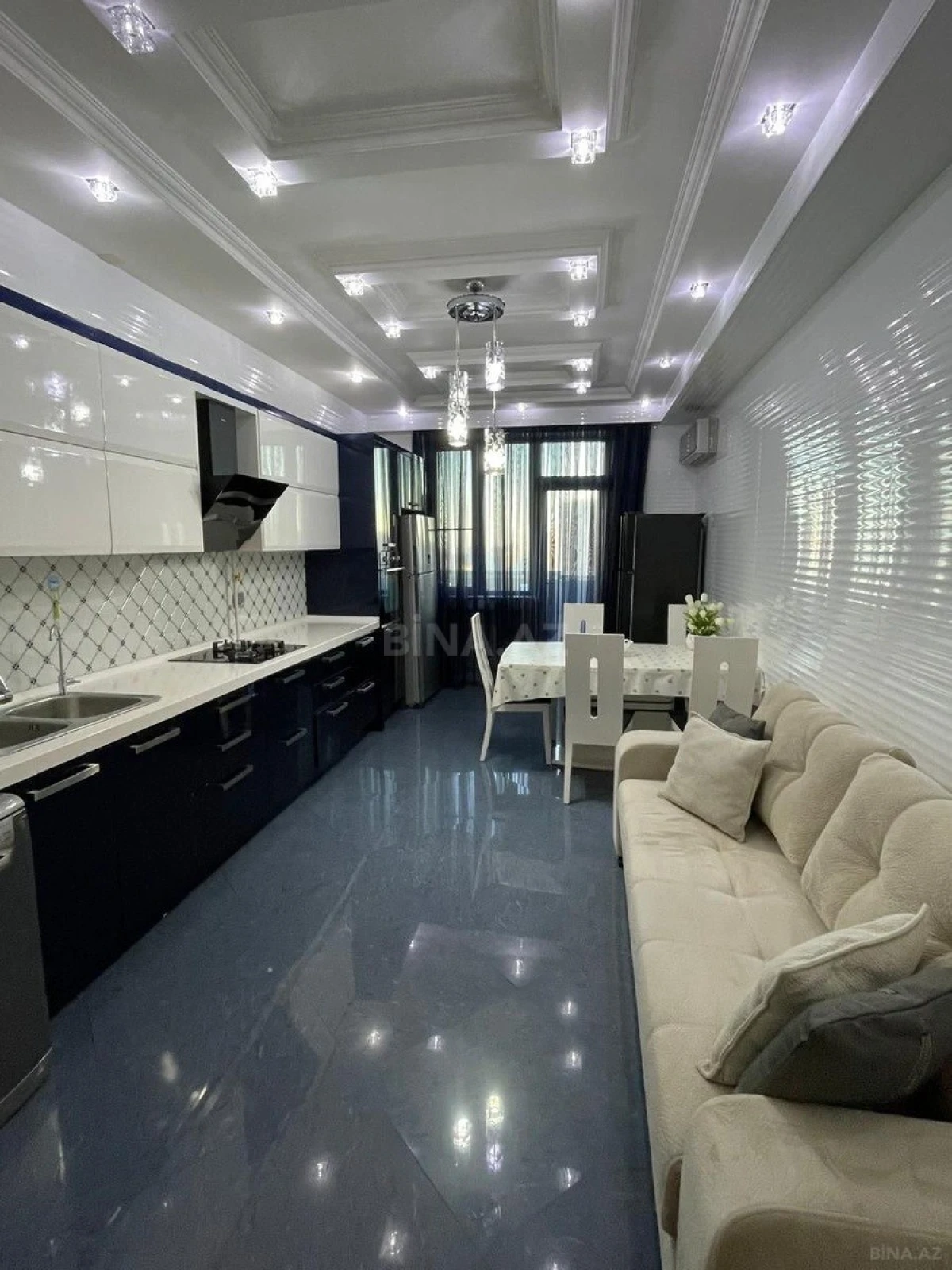 Satılır 3 otaqlı mənzil 167 m²