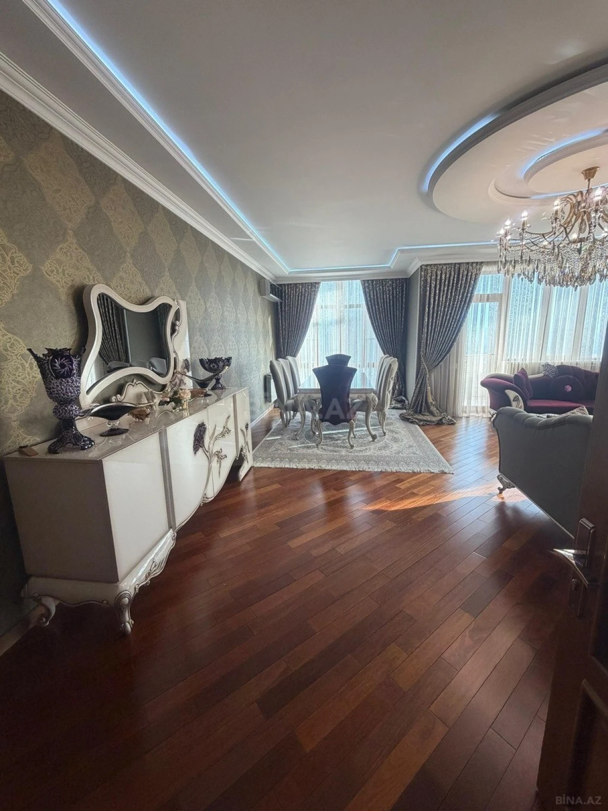 Satılır 3 otaqlı mənzil 167 m²