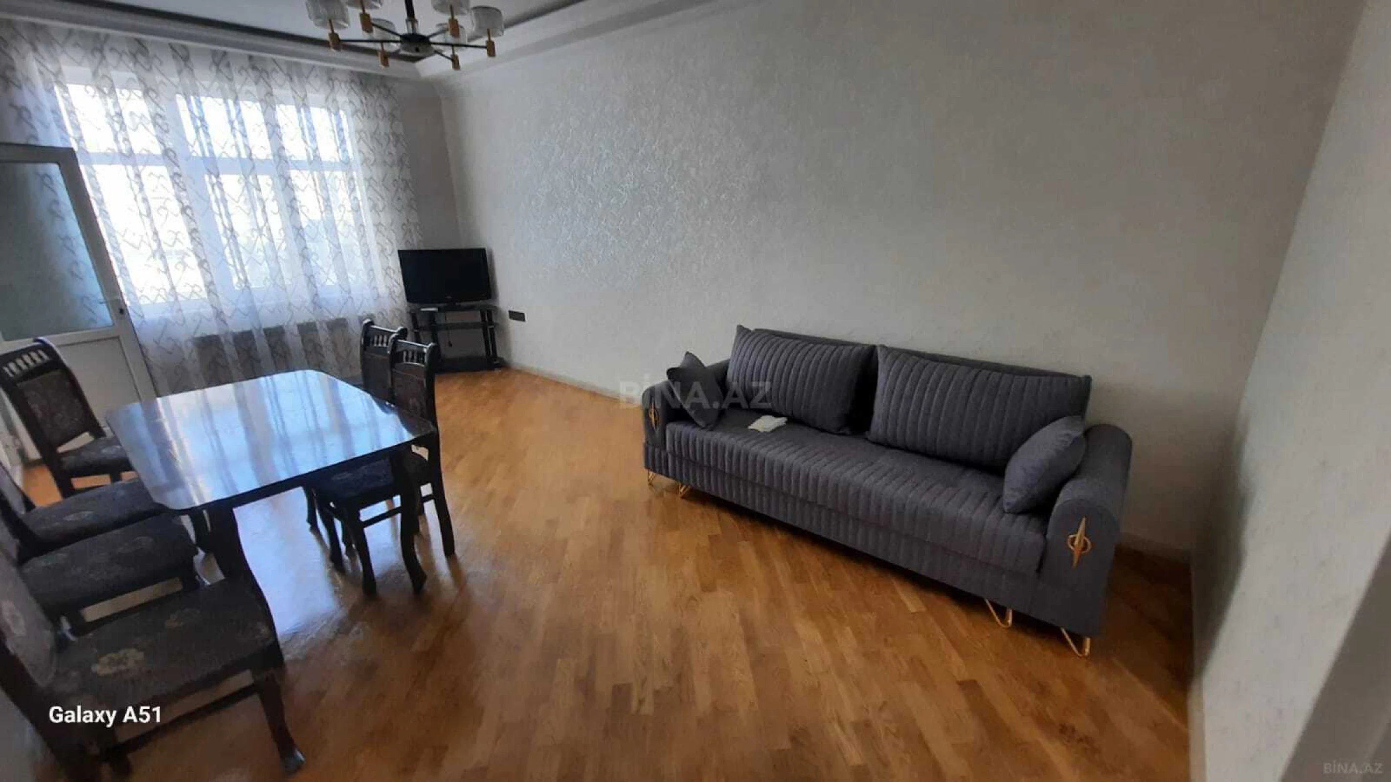 Kirayə verilir 3 otaqlı mənzil 100 m²