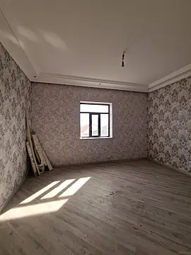 Satılır 8 otaqlı həyət evi 245 m²
