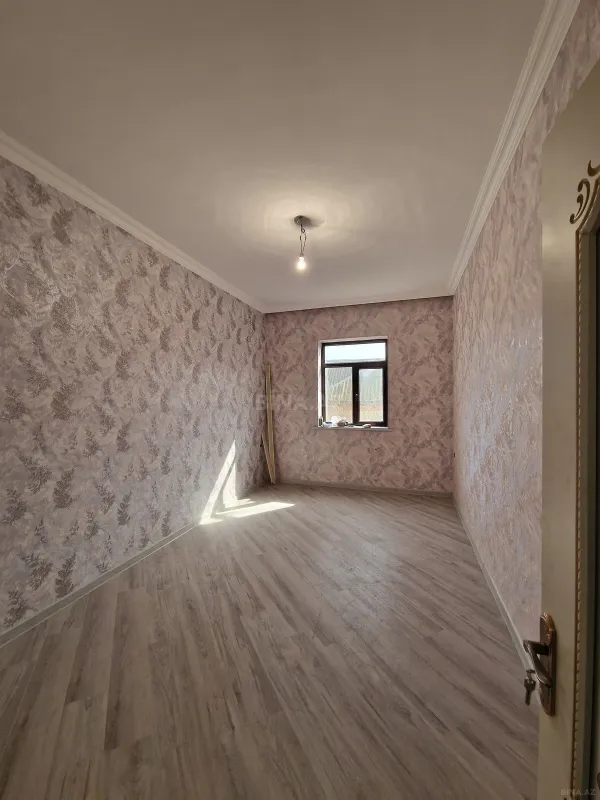 Satılır 8 otaqlı həyət evi 245 m²