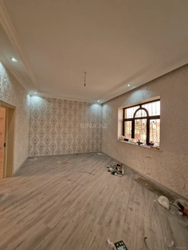 Satılır 8 otaqlı həyət evi 245 m²