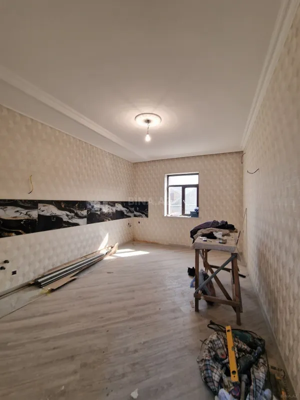 Satılır 8 otaqlı həyət evi 245 m²
