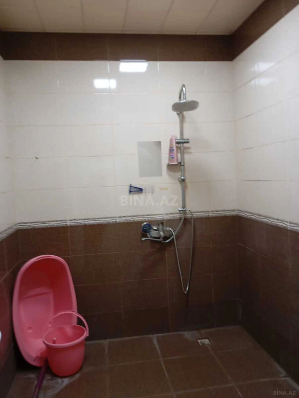 Satılır 3 otaqlı həyət evi 300 m²