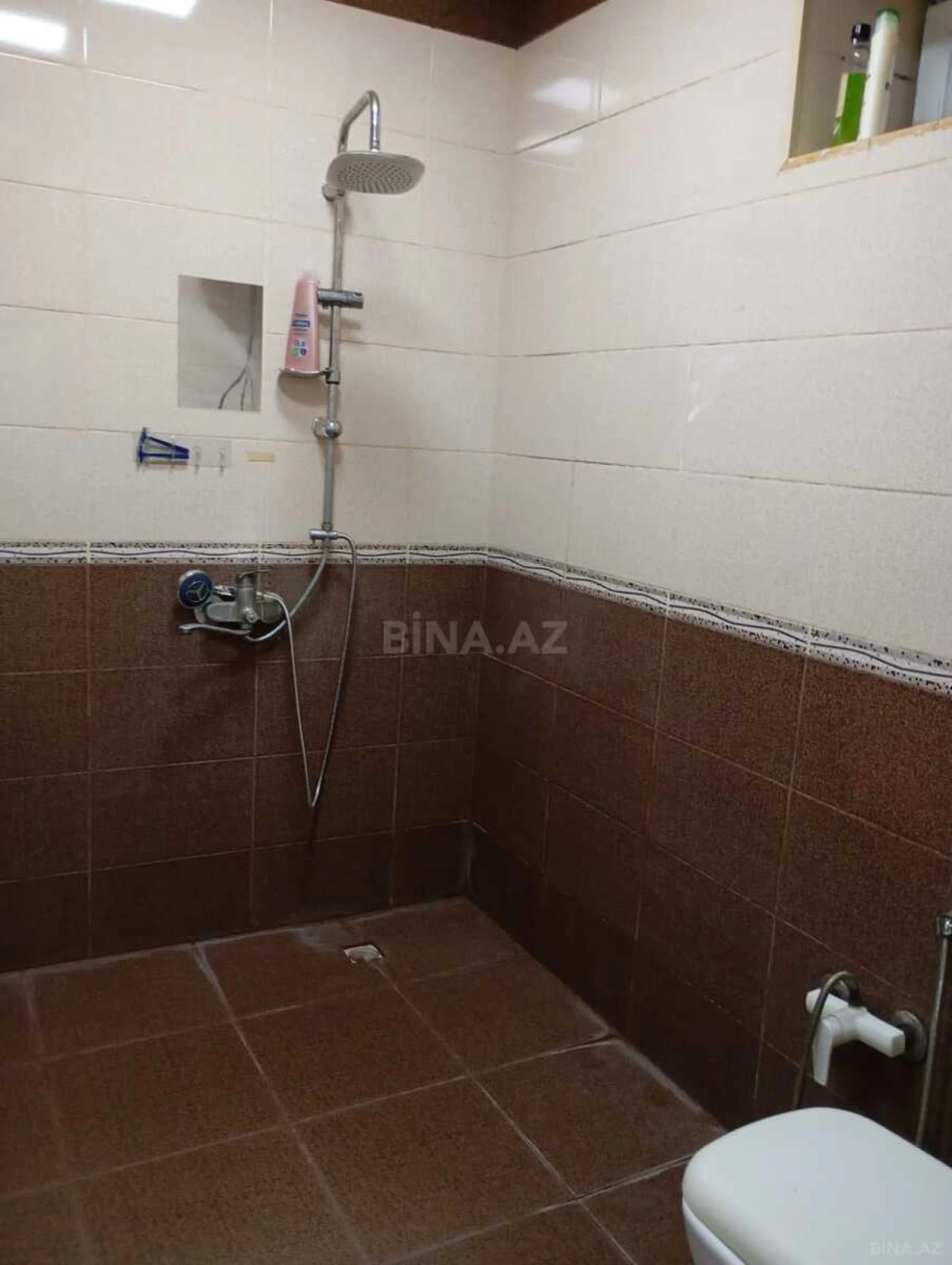 Satılır 3 otaqlı həyət evi 300 m²