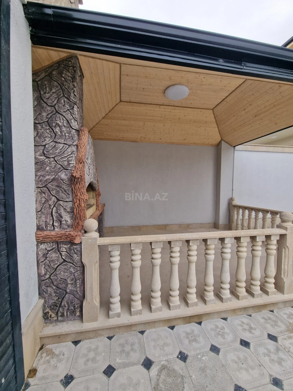 Satılır 5 otaqlı həyət evi 213 m²