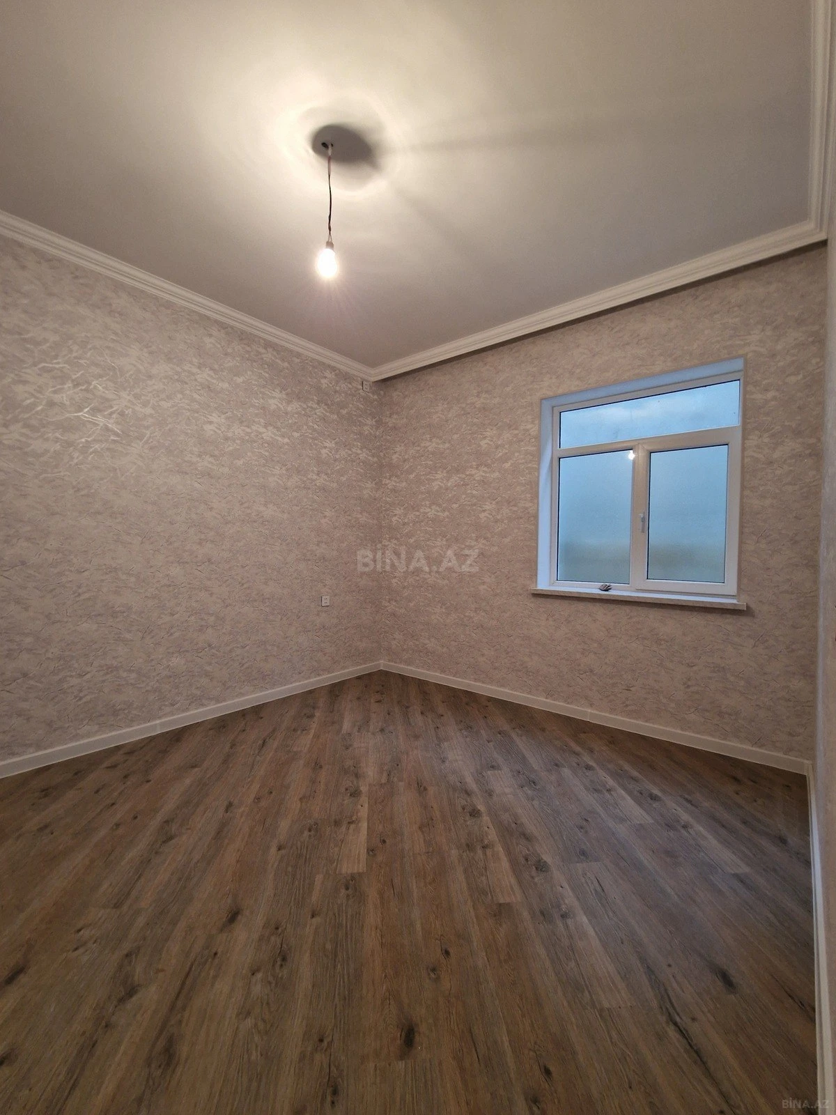 Satılır 5 otaqlı həyət evi 213 m²