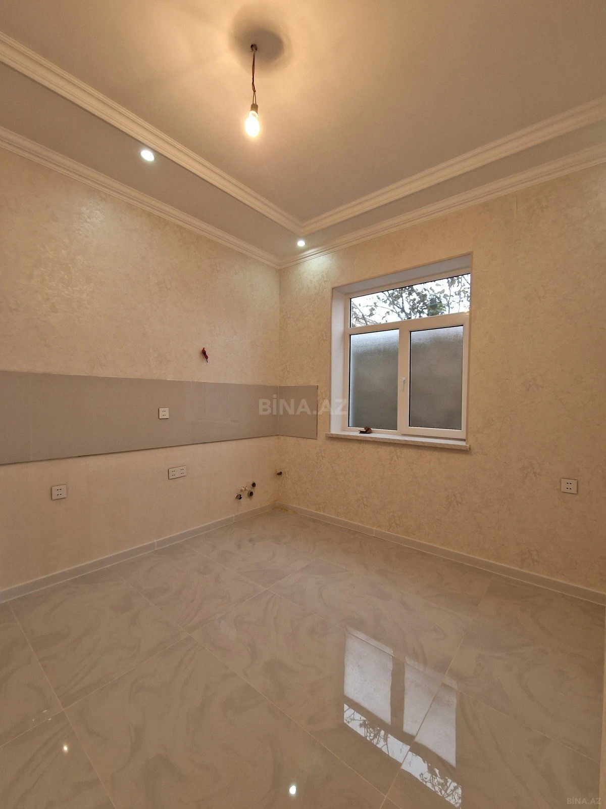 Satılır 5 otaqlı həyət evi 213 m²