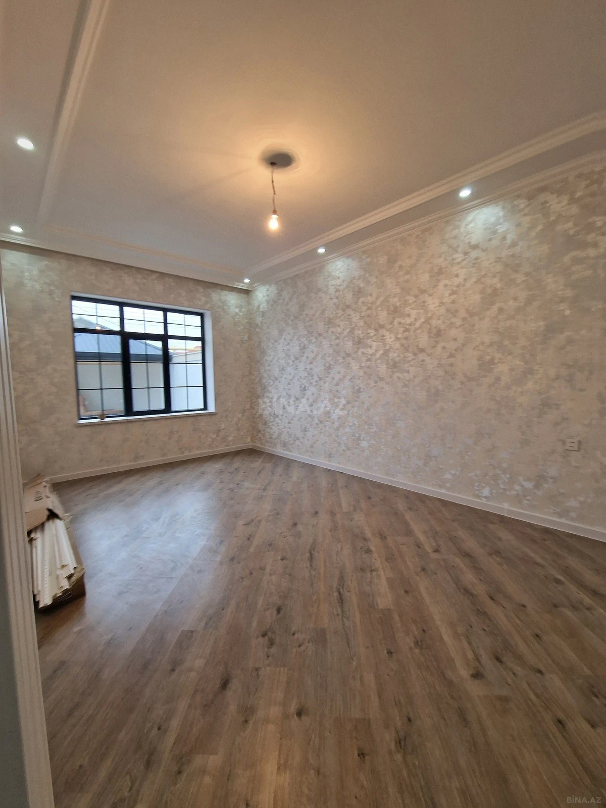 Satılır 5 otaqlı həyət evi 213 m²
