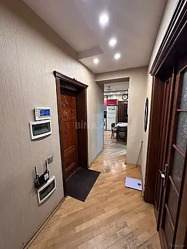 Satılır 3 otaqlı mənzil 105 m²