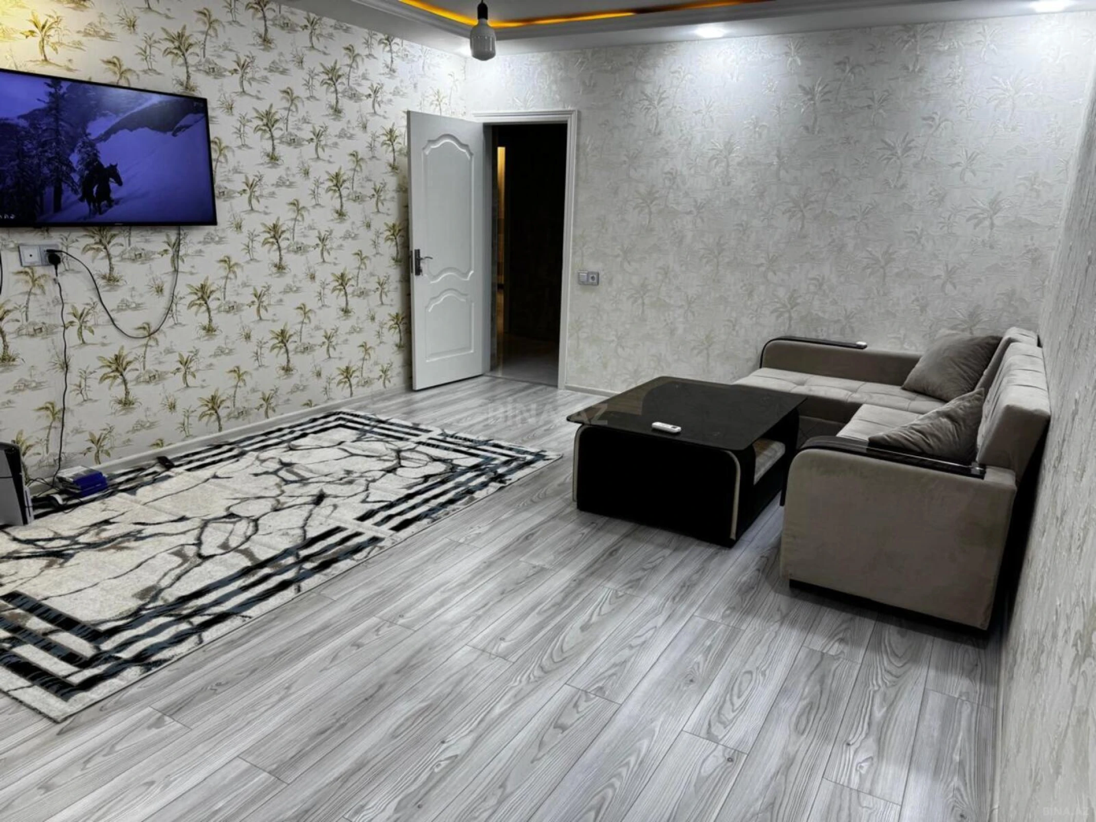 Kirayə verilir 2 otaqlı mənzil 80 m²