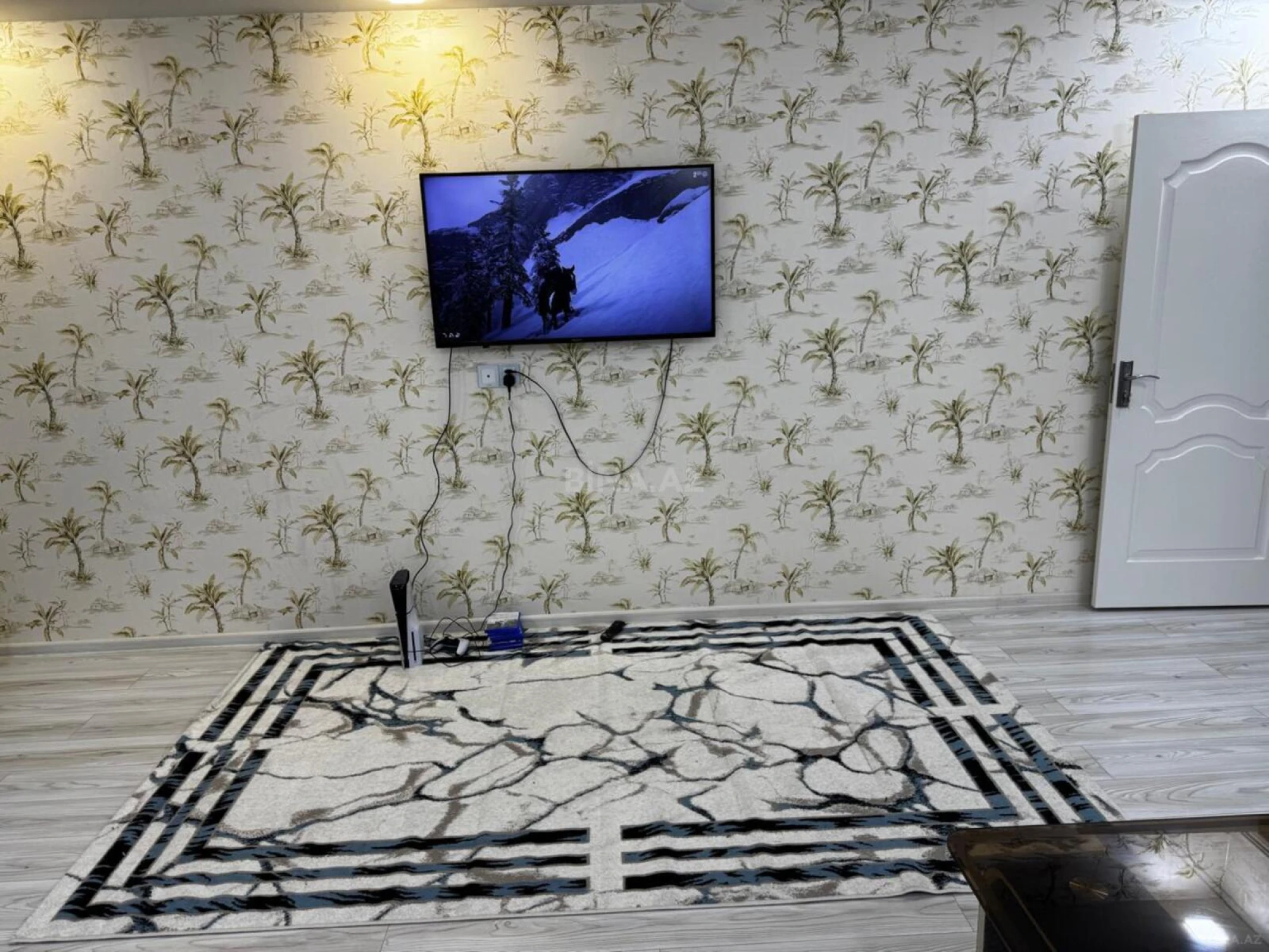 Kirayə verilir 2 otaqlı mənzil 80 m²