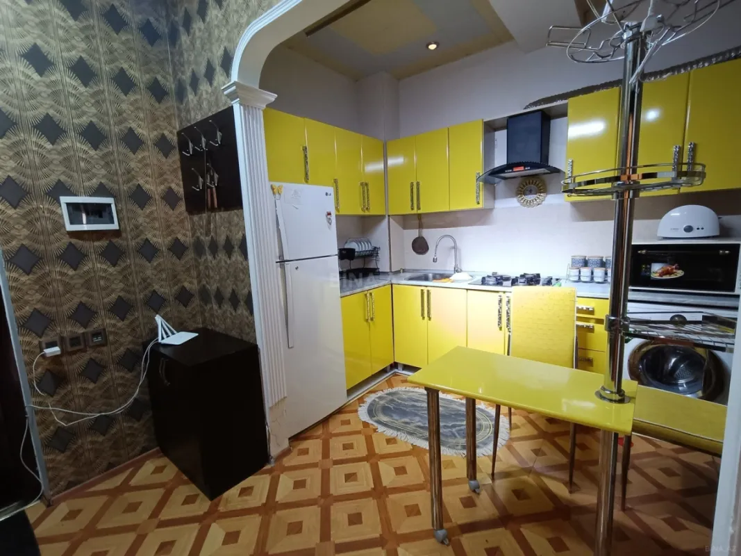 Kirayə verilir 2 otaqlı mənzil 65 m²