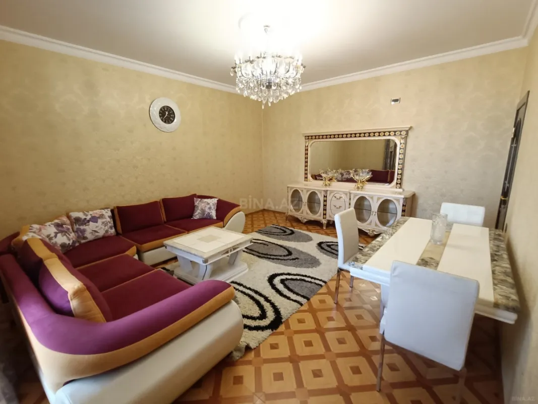 Kirayə verilir 2 otaqlı mənzil 65 m²