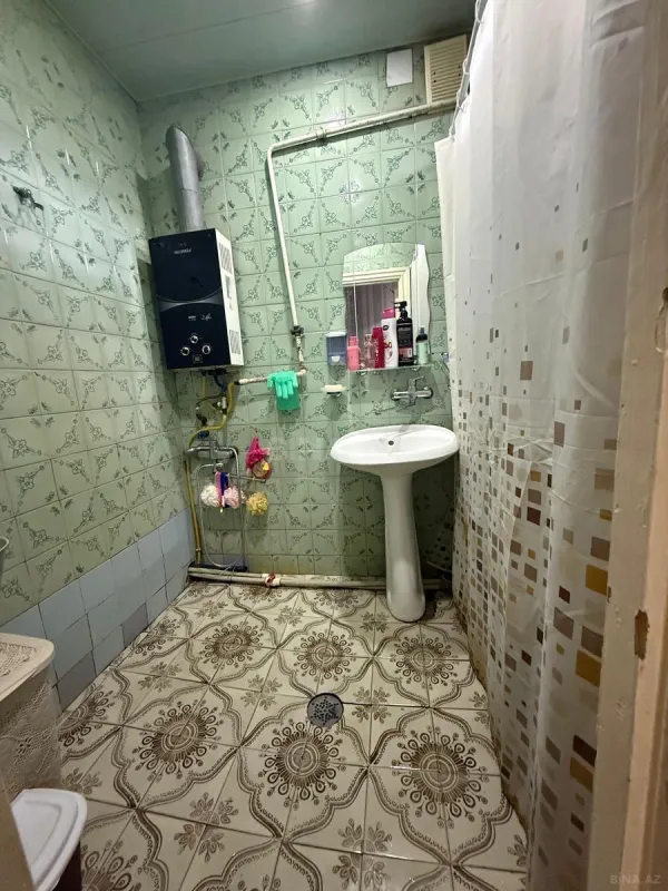 Satılır 4 otaqlı mənzil 95 m²