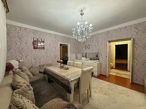 Satılır 4 otaqlı mənzil 95 m²
