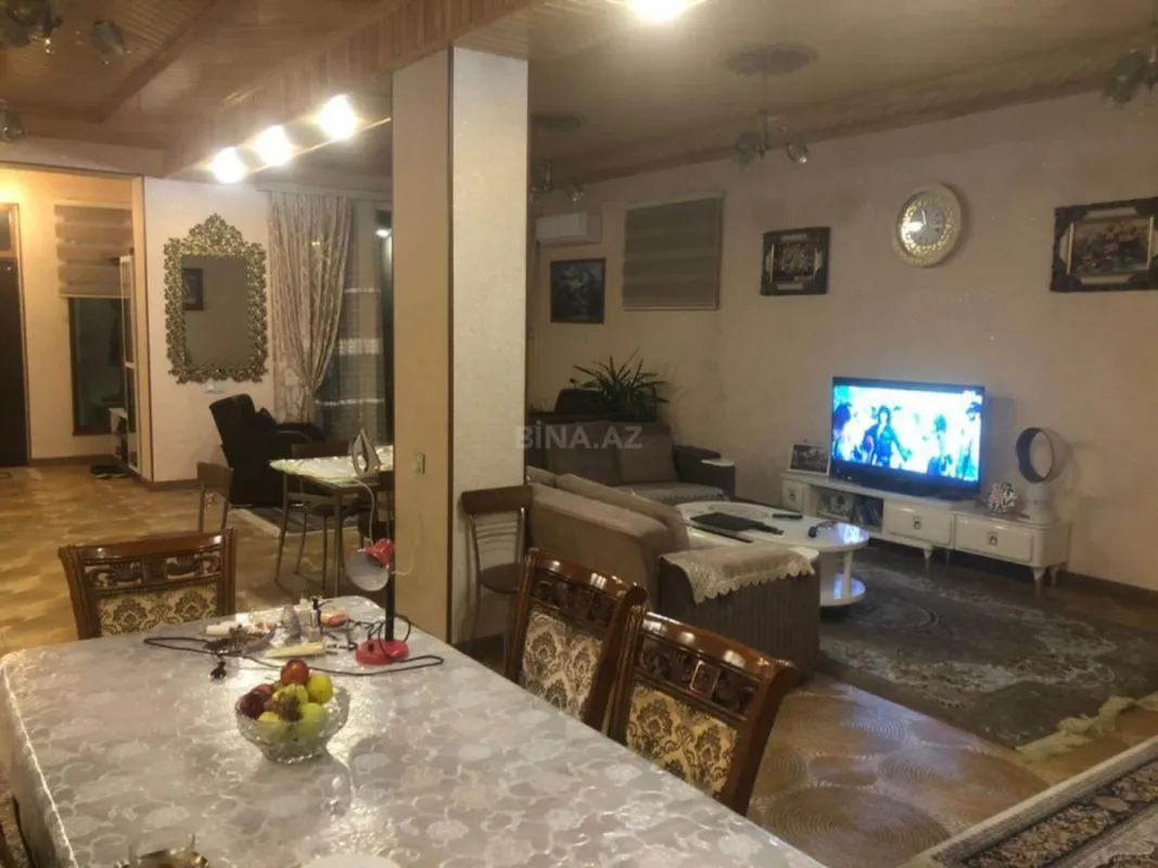 Satılır 6 otaqlı həyət evi 222 m²