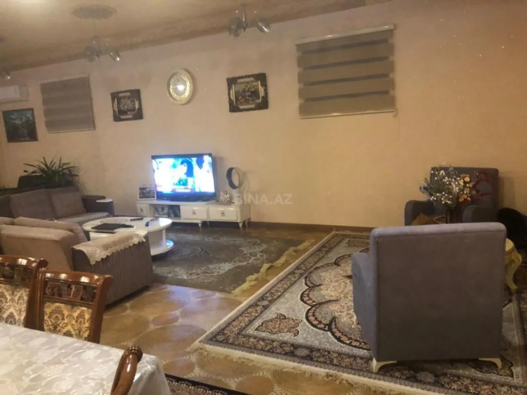 Satılır 6 otaqlı həyət evi 222 m²