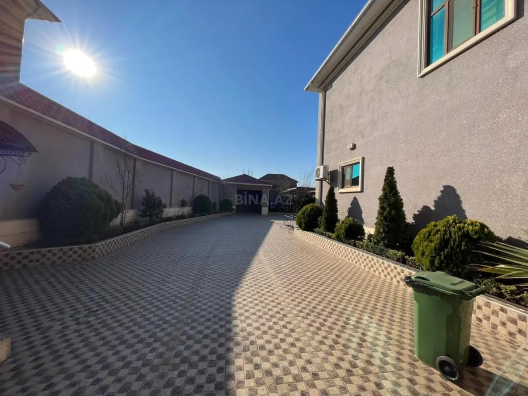 Satılır 6 otaqlı həyət evi 222 m²