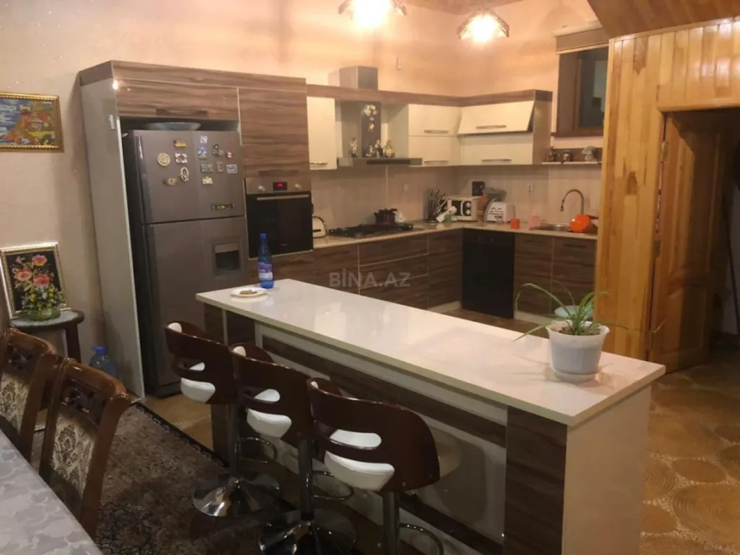Satılır 6 otaqlı həyət evi 222 m²