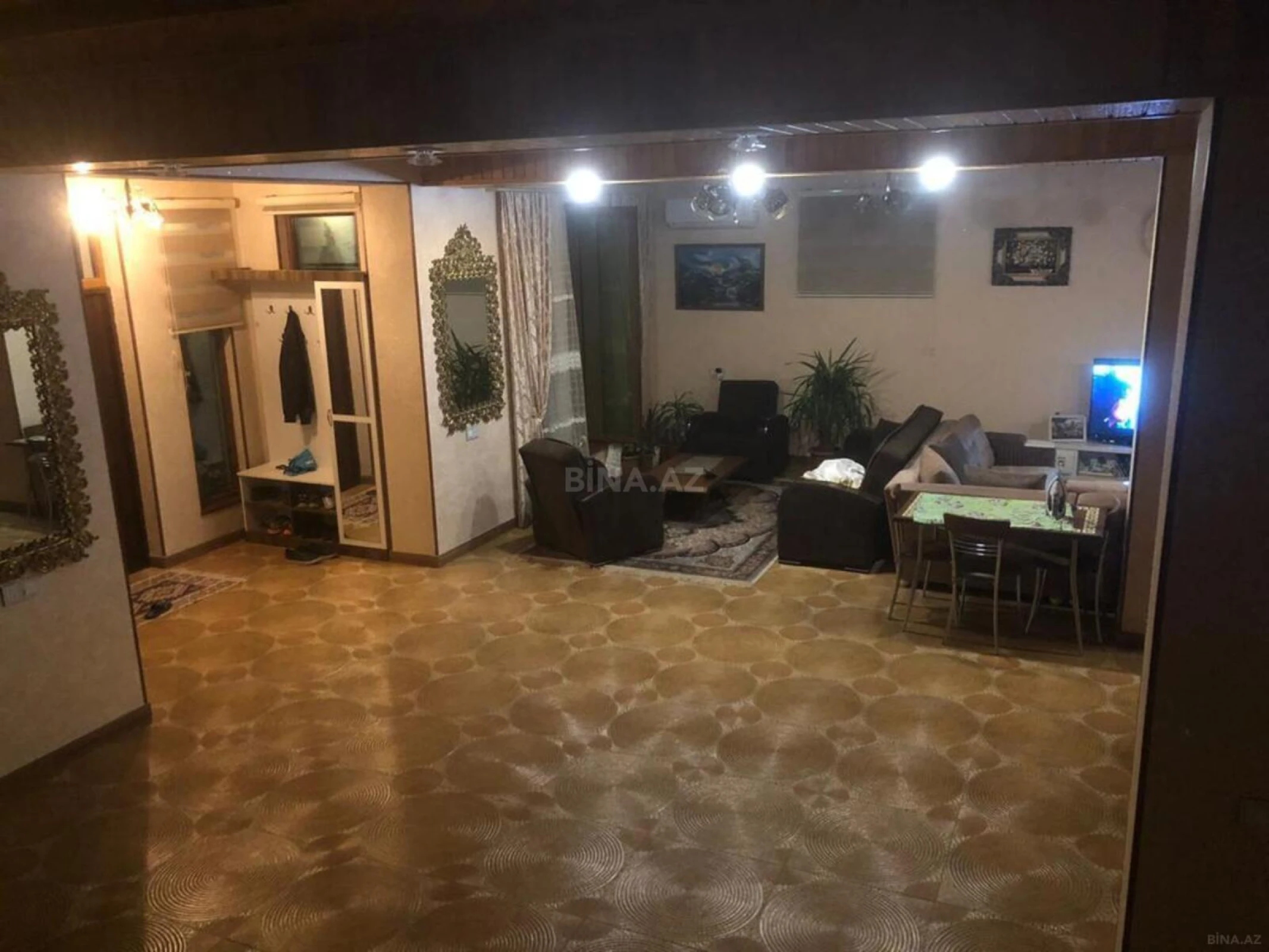 Satılır 6 otaqlı həyət evi 222 m²