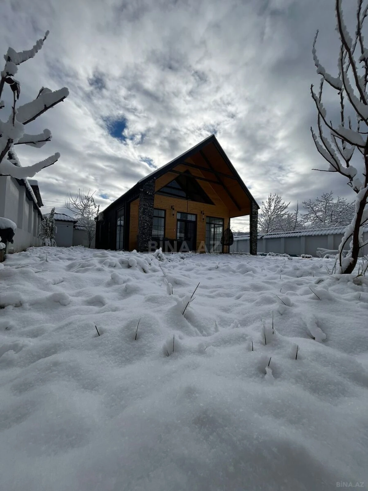 Kirayə verilir 3 otaqlı həyət evi 200 m²