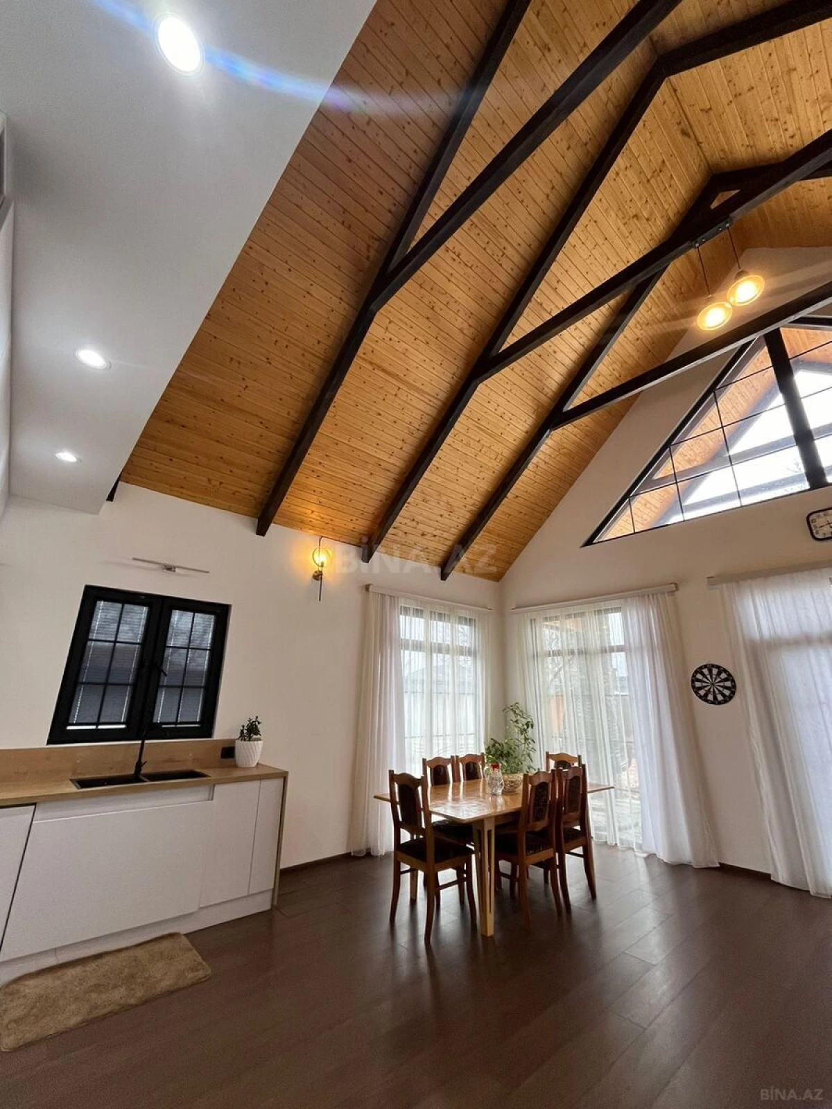 Kirayə verilir 3 otaqlı həyət evi 200 m²